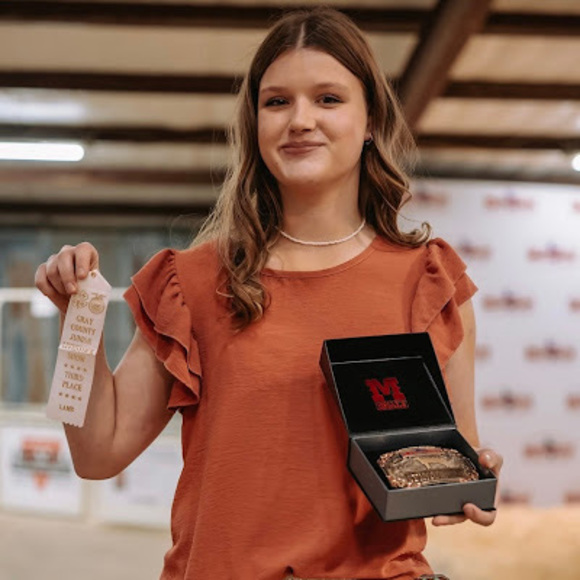 Meet your Posher, Rebecca - Picture 1 of 1